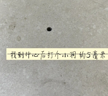 齐齐哈尔市瓷砖空鼓维修公司专业解答在瓷砖铺贴过程中，如果砂料搅拌不均匀，将会带来以下问题